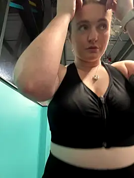 Snapshot of BustyBonnieUK chatting on November 2025 10:25:01 PM BustyBonnieUK online show from November 2025 10:25:01 PM