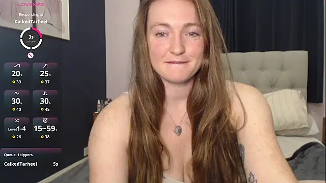 Snapshot of BustyBonnieUK chatting on November 2025 10:36:01 PM BustyBonnieUK online show from November 2025 10:36:01 PM