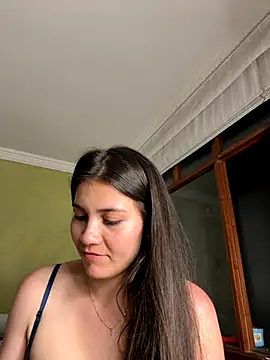 aurora divine online show from September 2025 11:40:01 PM