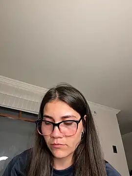 aurora divine online show from October 2025 10:54:02 PM