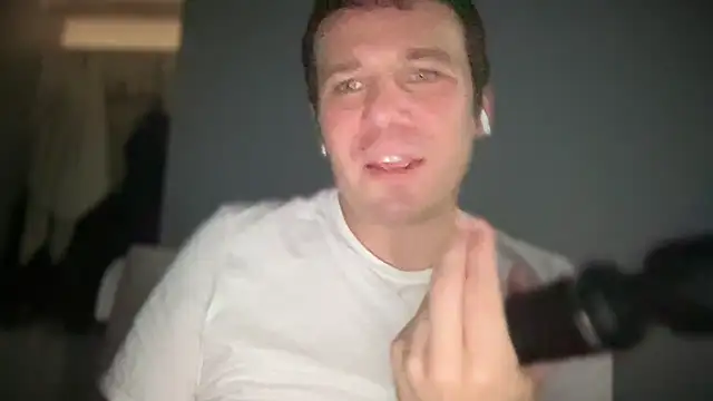 Snapshot of GotItGoin chatting on September 2025 10:34:02 PM GotItGoin online show from September 2025 10:34:02 PM