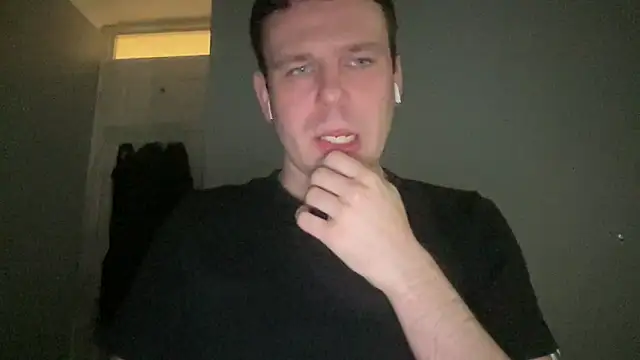 Snapshot of GotItGoin chatting on April 2026 12:24:01 AM GotItGoin online show from April 2026 12:24:01 AM