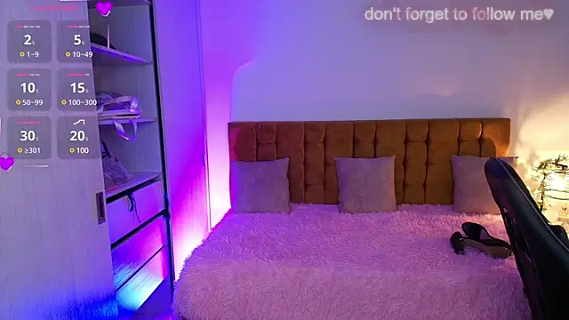 alexiaaross online show from December 2024 07:43:01 PM