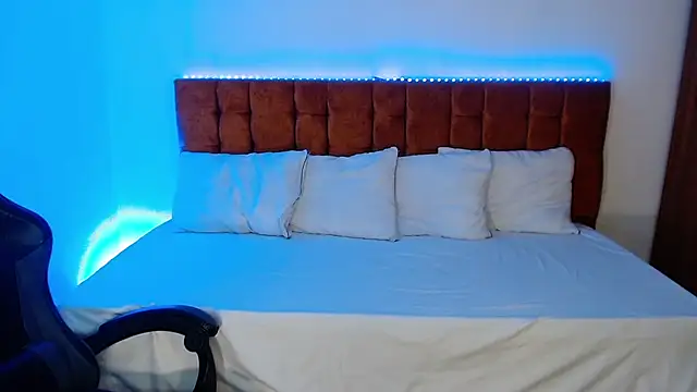 alexiaaross online show from September 2025 08:23:02 PM