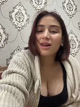 Snapshot of StormBeverly chatting on December 2024 10:28:02 AM StormBeverly online show from December 2024 10:28:02 AM