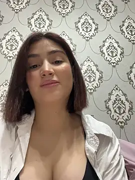 Snapshot of StormBeverly chatting on December 2024 01:50:01 PM StormBeverly online show from December 2024 01:50:01 PM