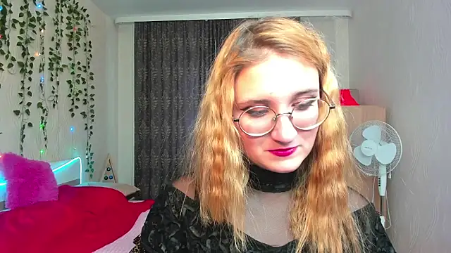 Snapshot of Miss_Elsa_ chatting on December 2024 09:02:02 AM Miss Elsa online show from December 2024 09:02:02 AM