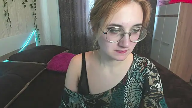 Snapshot of Miss_Elsa_ chatting on January 2025 07:15:02 AM Miss Elsa online show from January 2025 07:15:02 AM