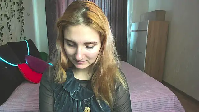 Snapshot of Miss_Elsa_ chatting on February 2025 04:07:02 AM Miss Elsa online show from February 2025 04:07:02 AM