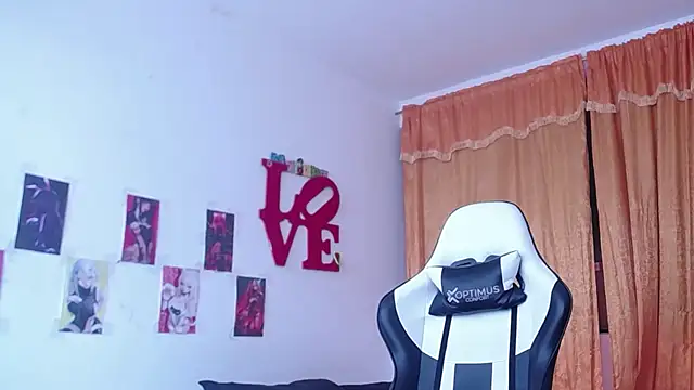 gigiqueen 18 online show from October 2025 06:04:01 PM