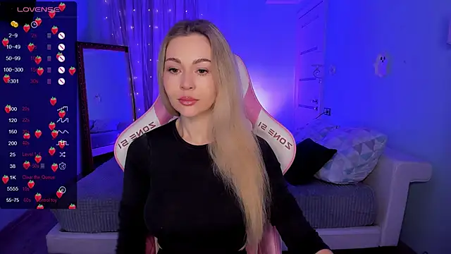 Snapshot of AdeleRoberts chatting on December 2025 02:05:02 AM AdeleRoberts online show from December 2025 02:05:02 AM