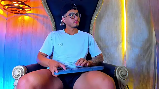 thaddeus king online show from November 2025 11:03:01 PM