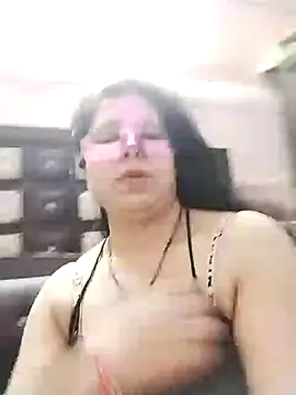 Snapshot of bobbyronak chatting on December 2024 06:38:02 PM bobbyronak online show from December 2024 06:38:02 PM