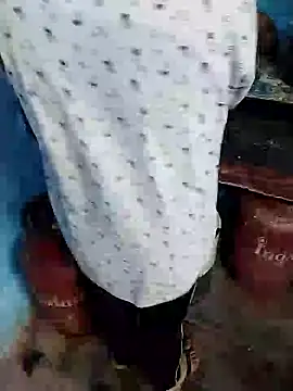 Snapshot of bobbyronak chatting on December 2024 02:52:02 AM bobbyronak online show from December 2024 02:52:02 AM