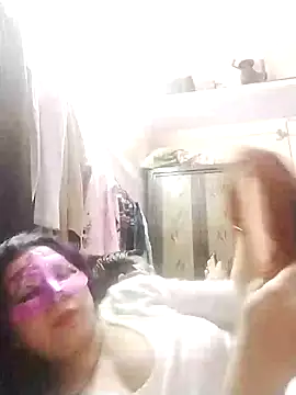 Snapshot of bobbyronak chatting on January 2025 06:45:02 PM bobbyronak online show from January 2025 06:45:02 PM