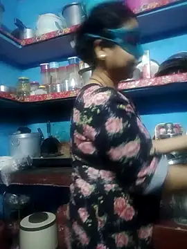 Snapshot of bobbyronak chatting on January 2025 01:11:02 PM bobbyronak online show from January 2025 01:11:02 PM