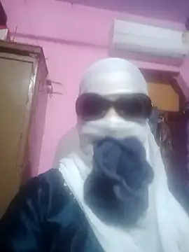 Snapshot of bobbyronak chatting on January 2025 05:43:01 AM bobbyronak online show from January 2025 05:43:01 AM