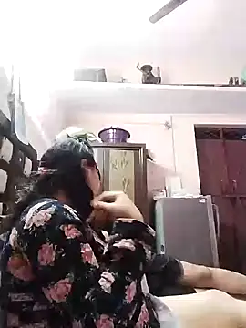 Snapshot of bobbyronak chatting on January 2025 06:00:01 PM bobbyronak online show from January 2025 06:00:01 PM