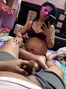 Snapshot of bobbyronak chatting on February 2025 06:49:02 PM bobbyronak online show from February 2025 06:49:02 PM