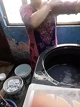 Snapshot of bobbyronak chatting on February 2025 03:26:01 AM bobbyronak online show from February 2025 03:26:01 AM