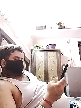 Snapshot of bobbyronak chatting on February 2025 07:05:02 PM bobbyronak online show from February 2025 07:05:02 PM