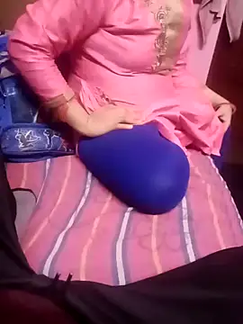 Snapshot of bobbyronak chatting on February 2025 06:00:01 PM bobbyronak online show from February 2025 06:00:01 PM