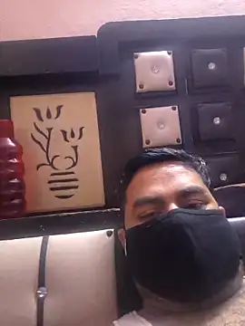 Snapshot of bobbyronak chatting on March 2025 06:21:02 PM bobbyronak online show from March 2025 06:21:02 PM