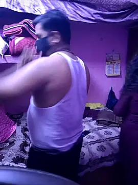 Snapshot of bobbyronak chatting on September 2025 08:49:01 AM bobbyronak online show from September 2025 08:49:01 AM