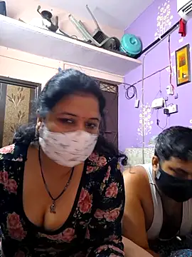 Snapshot of bobbyronak chatting on September 2025 09:39:02 PM bobbyronak online show from September 2025 09:39:02 PM