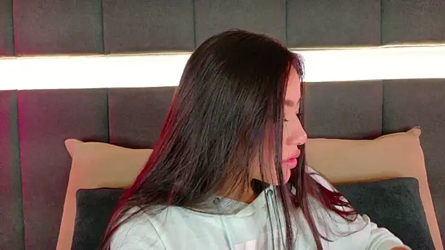 nicolle pierce online show from October 2025 01:07:02 PM