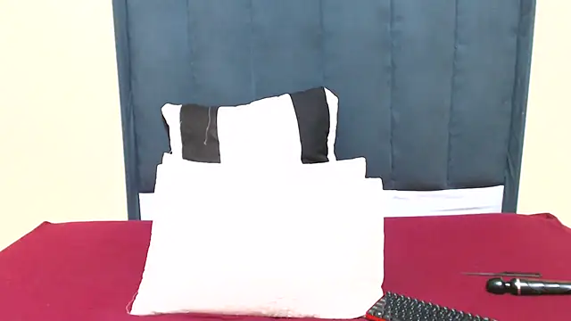 Snapshot of kittykhloe22 chatting on March 2025 07:06:02 PM kittykhloe22 online show from March 2025 07:06:02 PM