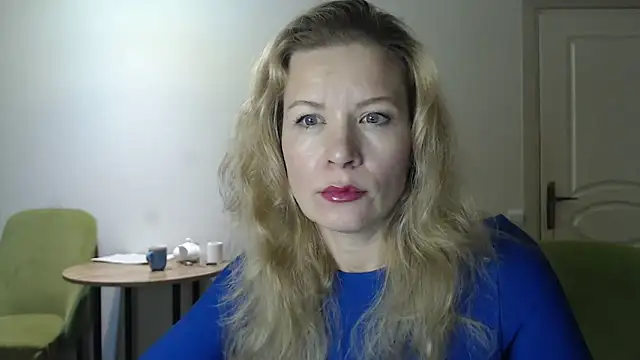 Snapshot of Juli_julyyy chatting on December 2024 10:47:01 PM Juli julyyy online show from December 2024 10:47:01 PM
