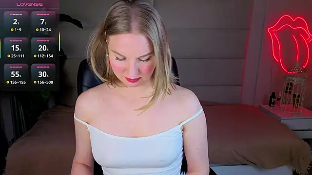 Angel Nikole online show from February 2026 01:47:02 AM