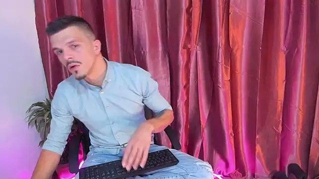 Snapshot of DonyBrown chatting on September 2025 12:38:01 AM DonyBrown online show from September 2025 12:38:01 AM