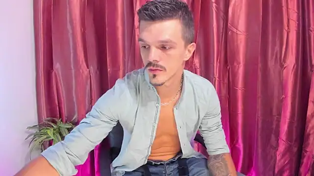 Snapshot of DonyBrown chatting on October 2025 08:43:02 PM DonyBrown online show from October 2025 08:43:02 PM