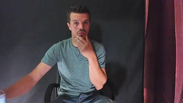 Snapshot of DonyBrown chatting on May 2026 11:44:02 PM DonyBrown online show from May 2026 11:44:02 PM