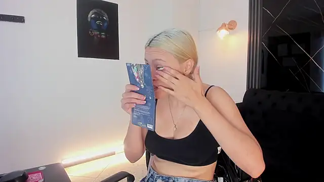 miacarperr1 online show from February 2026 08:26:02 PM