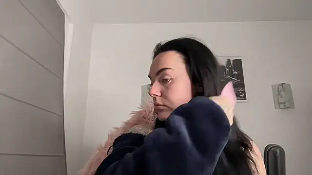 yorkshiregal online show from December 2024 03:48:01 AM