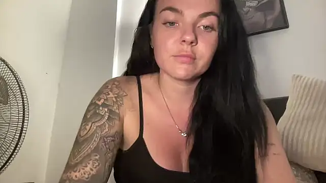 yorkshiregal online show from October 2025 07:02:02 PM