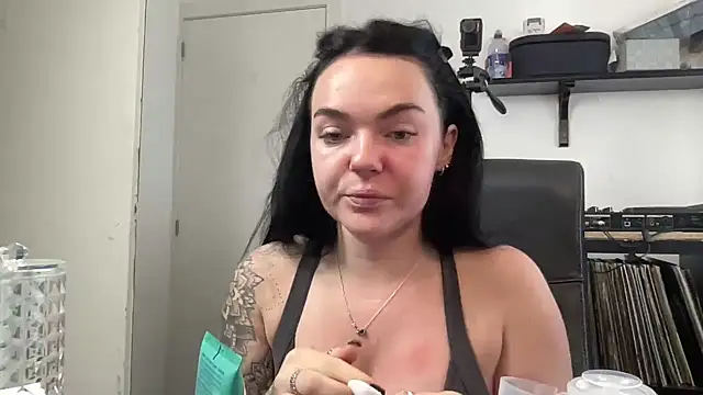 yorkshiregal online show from February 2026 08:02:01 AM