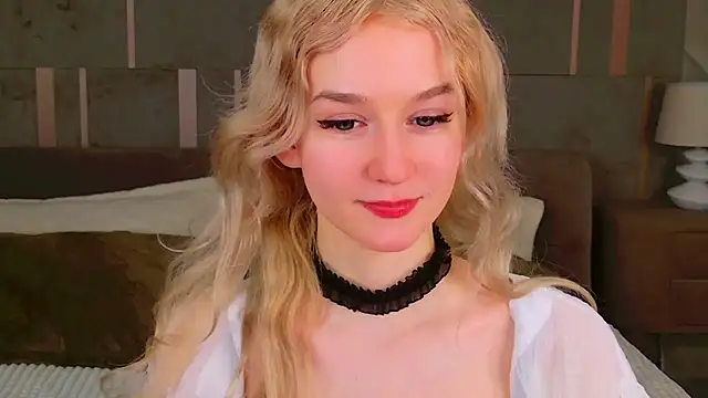 Snapshot of NaomiLoys chatting on February 2025 06:19:01 AM NaomiLoys online show from February 2025 06:19:01 AM