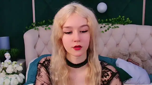 Snapshot of NaomiLoys chatting on February 2025 11:16:01 PM NaomiLoys online show from February 2025 11:16:01 PM