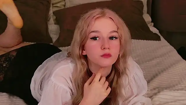 Snapshot of NaomiLoys chatting on March 2025 08:40:01 PM NaomiLoys online show from March 2025 08:40:01 PM