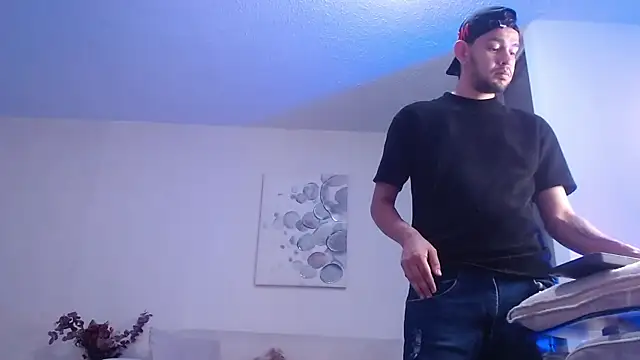 Snapshot of Bedobigcock chatting on September 2025 03:18:02 AM Bedobigcock online show from September 2025 03:18:02 AM