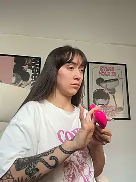 itsemiliasommer online show from January 2025 06:36:02 PM