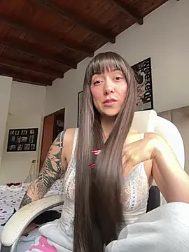 itsemiliasommer online show from February 2025 04:25:02 PM