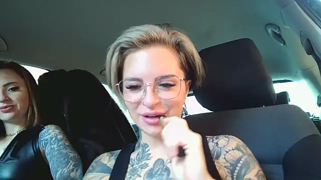 Snapshot of Alexandersonxo chatting on December 2024 10:02:01 AM Alexandersonxo online show from December 2024 10:02:01 AM