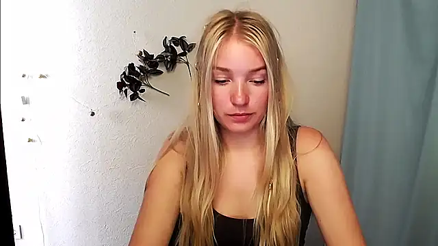 Queen ofLove online show from June 2026 11:47:01 AM