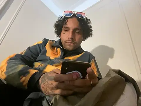 Snapshot of TacosSenpai chatting on December 2024 01:38:02 AM TacosSenpai online show from December 2024 01:38:02 AM