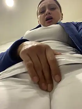 Keittly  online show from November 2025 06:45:01 PM